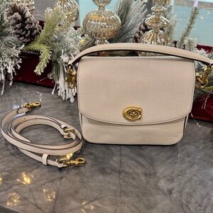 COACH Elegant Cream Leather Shoulder Bag